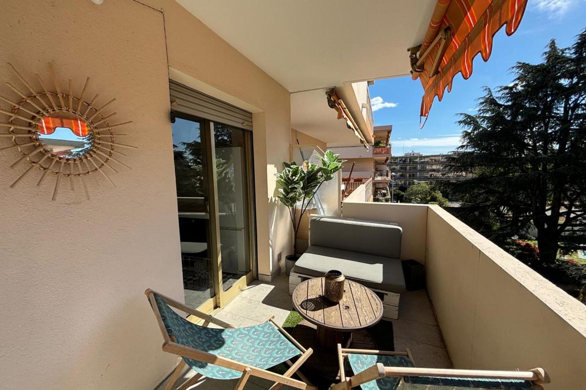 Bright Flat Near To The Beach & Harbor Saint-Laurent-du-Var Exteriör bild